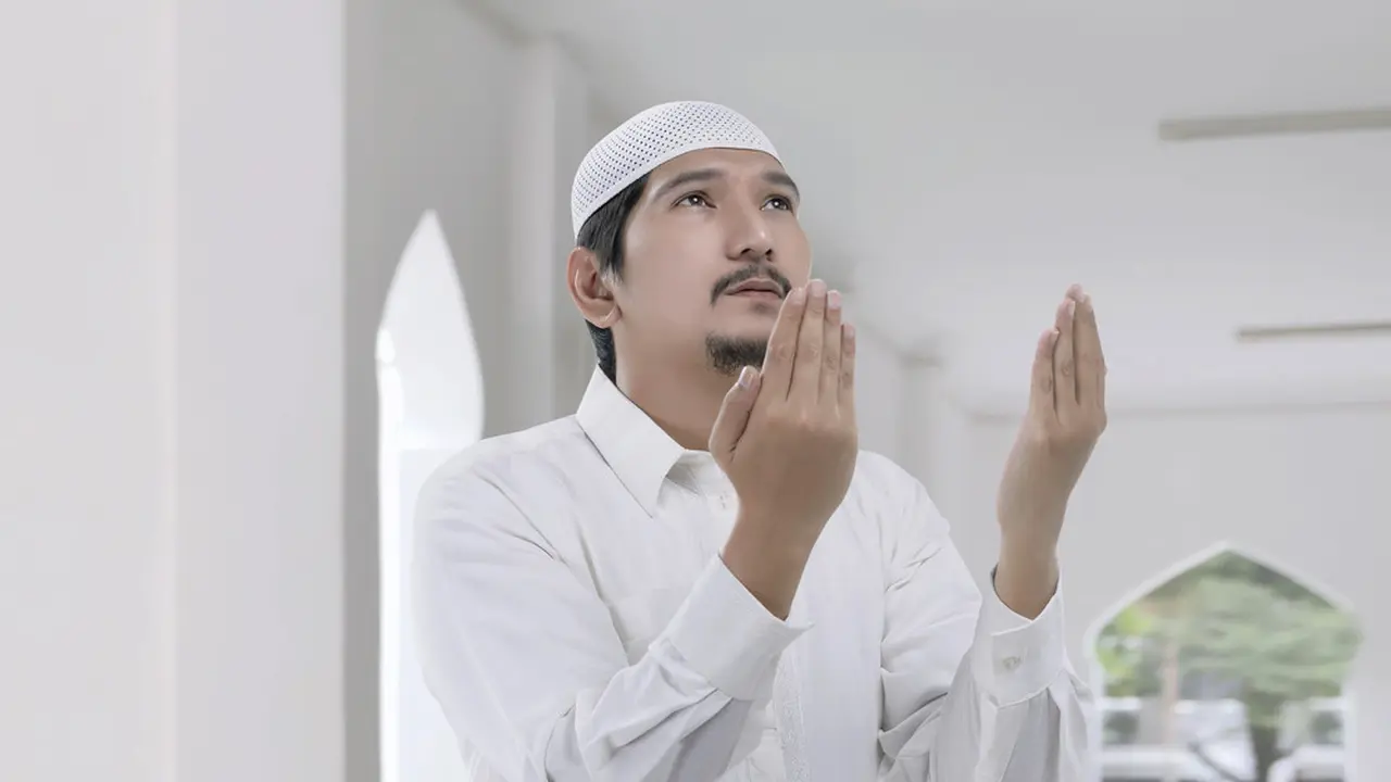 Pulang Kerja Langsung Tarawih? Ini Grooming Sat-Set Cowok Biar Tetap Rapi