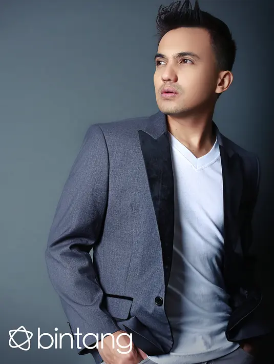 Sharul Gunawan meyandang status duda setelah ia bercerai dengan Indriani Hadi pada tahun 2016. (Febio Hernanto/Bintang.com)