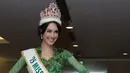 Miss Internasional 2015, Edymar Martinez berpose di Garuda Indonesia Training Center, Jakarta, (22/2). Mereka juga melakukan serangkaian kunjungan ke beberpa daerah. (Liputan6.com/Herman Zakharia)