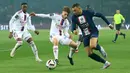 PSG menelan kekalahan 0-1 dari Lyon. Kekalahan ini tak menggoyahkan posisi Les Parisiens di puncak klasemen, namun kini para pesaing mulai mendekat. (AP Photo/Aurelien Morissard)