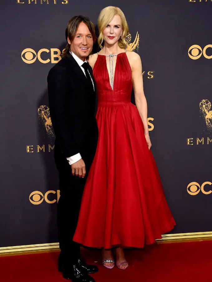 [Bintang] Nicole Kidman di Emmy Awards 2017