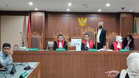 Pengadilan Negeri Jakarta Pusat (PN Jakpus) menunda perkara gagal ginjal akut pada anak hari ini, Selasa (7/2/2023). (Dok. Merdeka.com/Rahmat Baihaqi)
