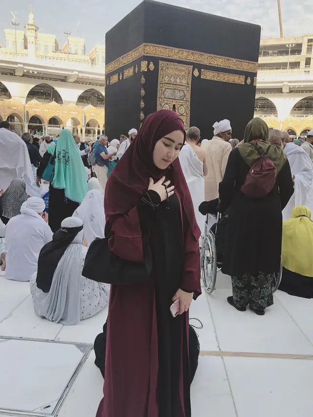 Ayu Ting Ting Dalam Balutan Hijab