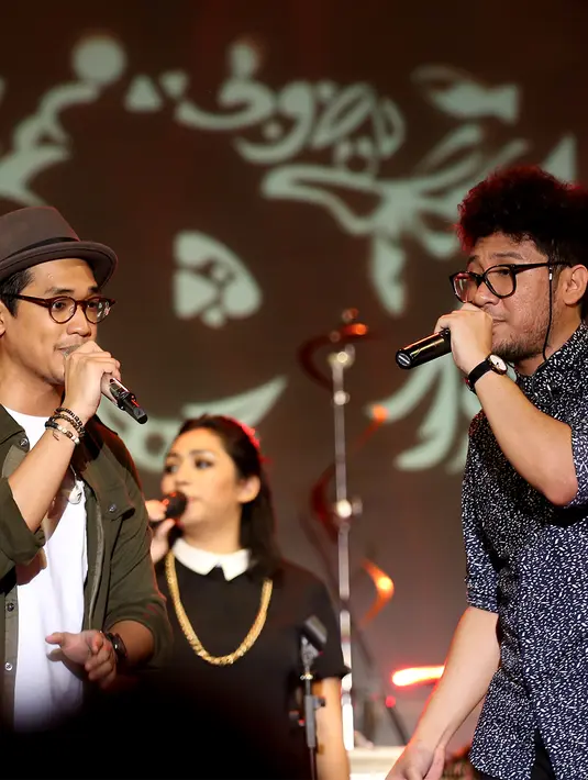 Selain berduet, Afgan juga membawakan lagu-lagu yang membuat namanya populer, diantaranya, 'Panah Asmara' dan 'Bukan Cinta Biasa'. (Andy Masela/Bintang.com)