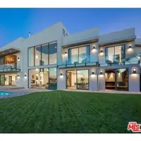 Penampakan rumah baru Chrissy Teigen dan John Legend di New York. (Sumber Foto: Popsugar)