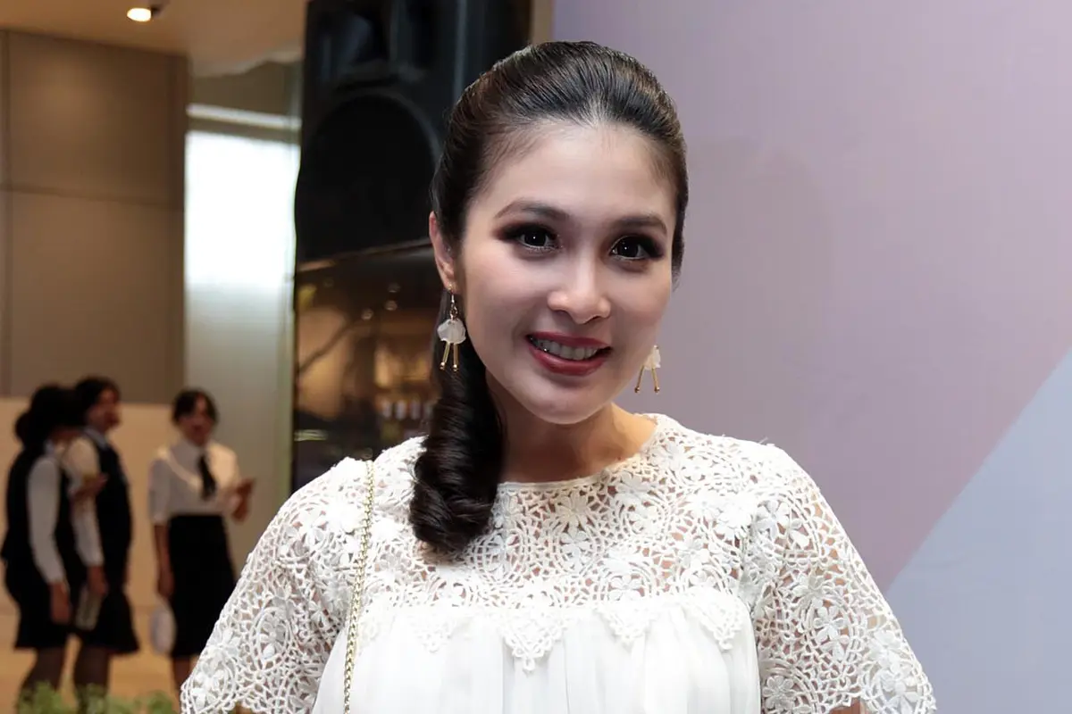 [Bintang] Sandra Dewi