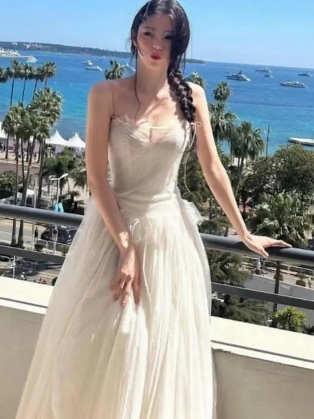 Han So Hee saat Hadir di Festival Film Cannes 2024. [@bomin.cho]