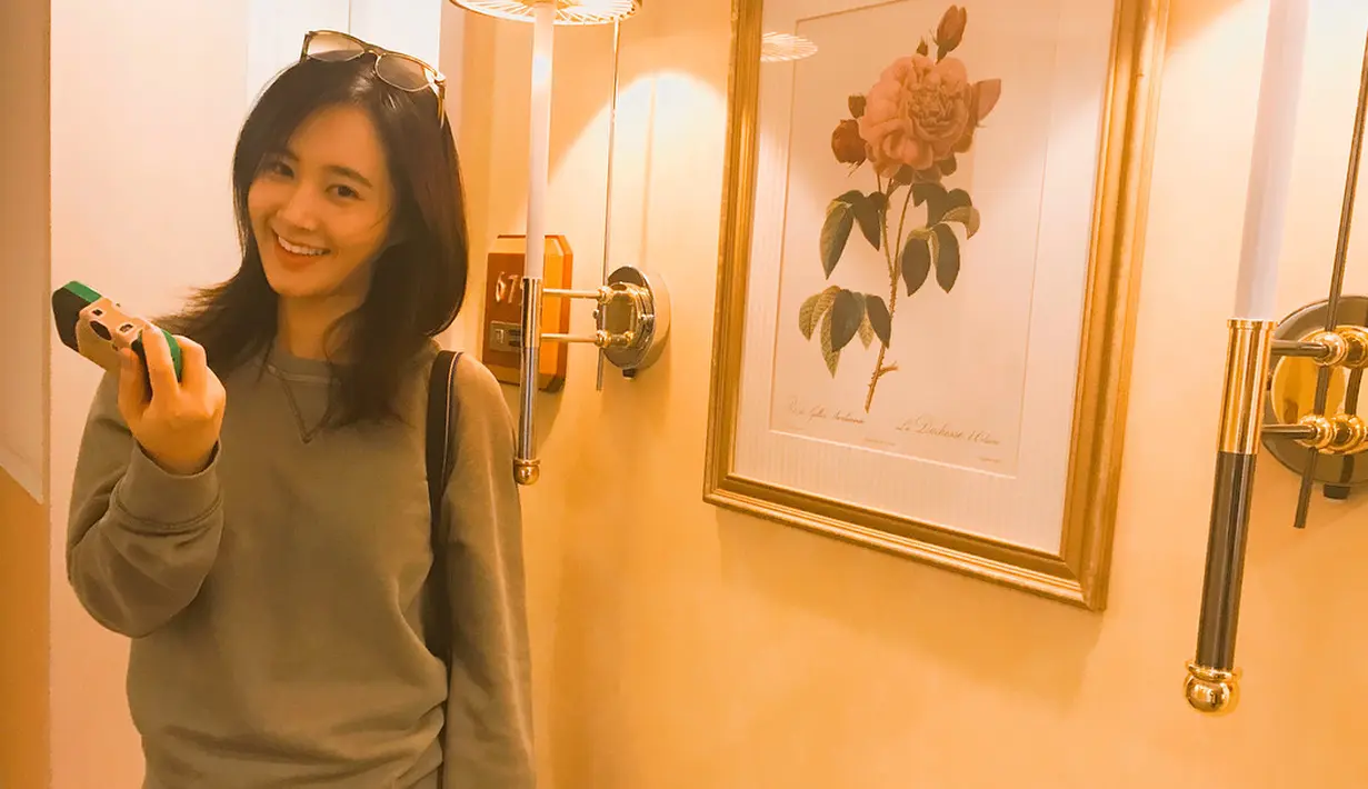 "Aku ingin bertemu dengan seseorang yang penasaran, natural, dan easy going. Aku berharap bisa bertemu seseorang seperti itu," tuturnya. (Foto: instagram.com/yulyulk)