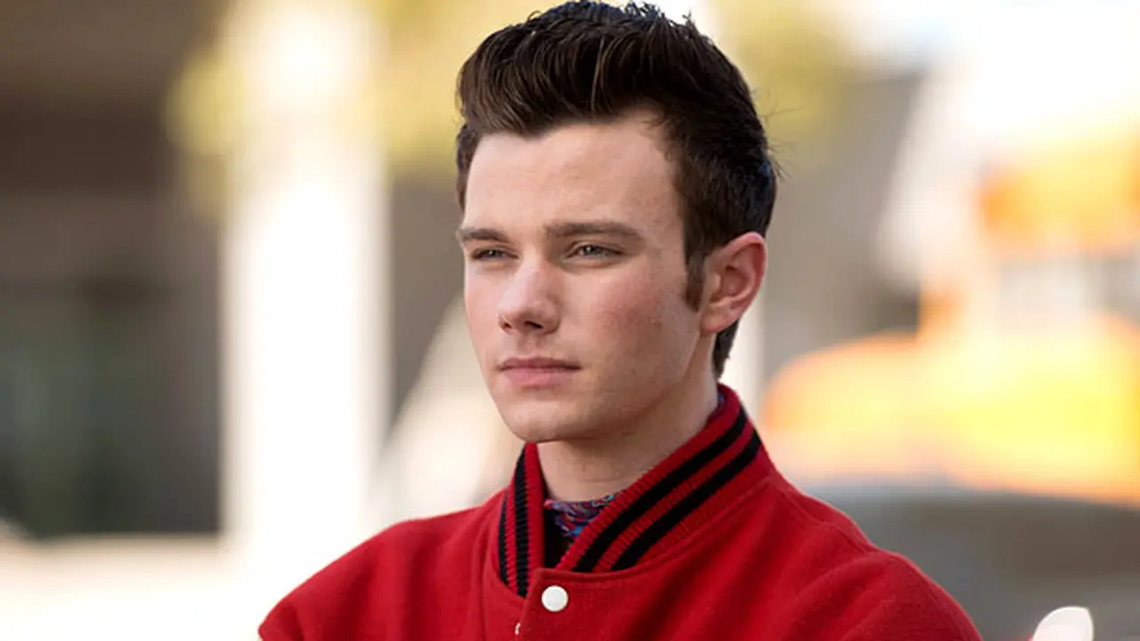 Twitter Dibajak, Chris Colfer Bantah Keluar dari Glee