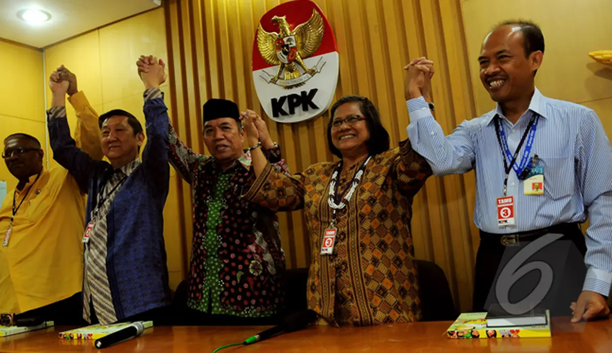 Para pemuka dari lima agama di Indonesia ini mendukung dan berada di pihak KPK dalam pemberantasan korupsi,  Jakarta, Senin (19/1/2015). (Liputan6.com/Faisal R Syam)
