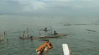 Nelayan Buru-Buru Cabut Bambu Bekas Budidaya Kerang Hijau, Khawatir Isu Miring Pagar Laut