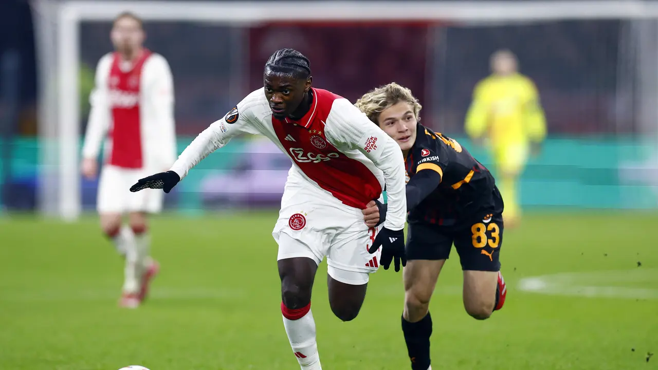 Manchester United Naksir Jorthy Mokio