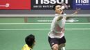 Pebulutangkis Indonesia, Jonatan Christie, saat melawan wakil China Taipei, Chou Tien Chen, pada final tunggal putra bulutangkis di Istora Senayan, Selasa (28/8/2018). (Bola.com/Peksi Cahyo)