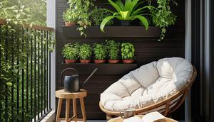 Balkon dengan Vertical Garden, Hijau dan Unik. Foto: Gemini