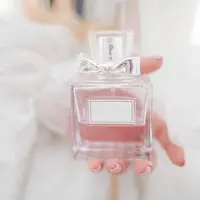 Mulailah layering parfum untuk mendapatkan perpaduan wangi yang unik dan personal. (foto: jcomp/freepik)