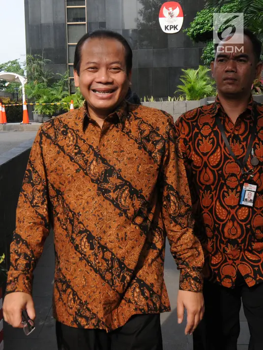 Wakil Ketua DPR Bidang Keuangan Taufik Kurniawan usai menjalani periksaan di Gedung KPK, Jakarta, Rabu (5/9). Taufik diperiksa untuk penyidikan proses pembahasan anggaran di DPR. (Merdegka.com/Dwi Narwoko)