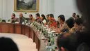 Dalam rapat kabinet ini, semua menteri kompak mengenakan batik, Jakarta, Senin (3/11/2014). (Liputan6.com/Herman Zakharia)