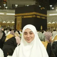 Margin Wieheerm Jalani Ibadah Umrah Sendiri Tanpa Ali Syakieb (credit: instagram/marginw)