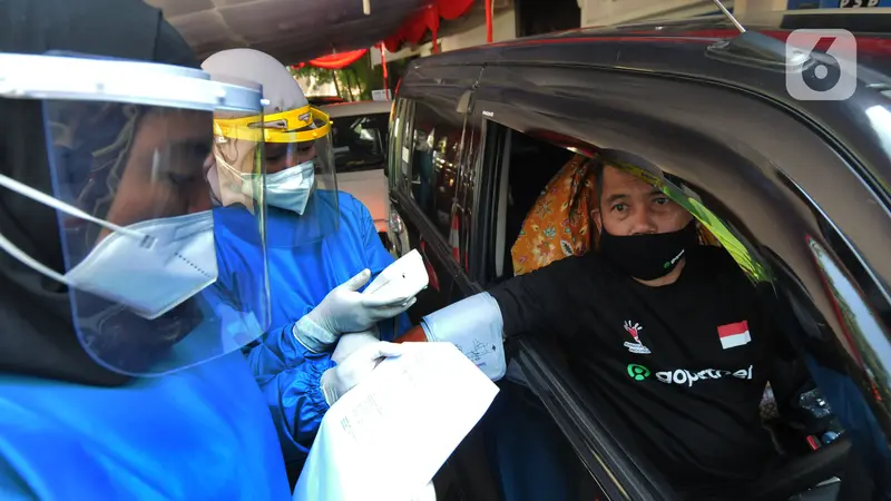 FOTO: Proses Vaksinasi COVID-19 Secara Drive Thru di Kota Bogor