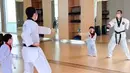 <p>Raphael Moeis, anak Sandra Dewi, rajin latihan taekwondo (Instagram/sandradewi88)</p>
