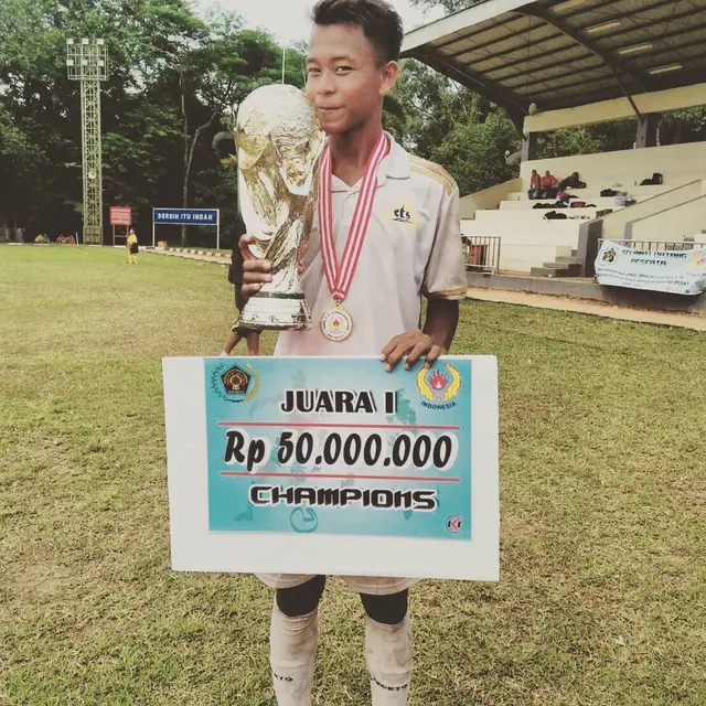 5 Foto Lawas Supriadi saat Masih Sekolah, Berprestasi dalam Sepak Bola