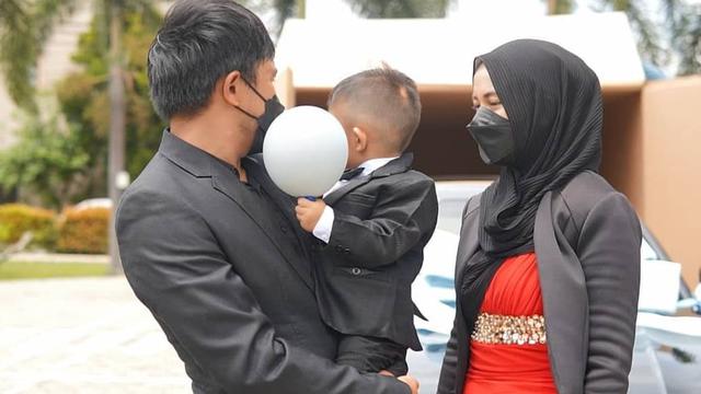 Viral Pengusaha Beri Kado Mobil Anaknya yang Masih Balita, Ini 6 Potretnya