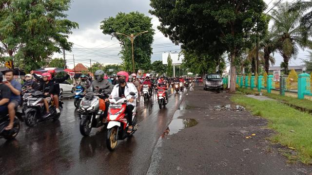 Arak-arakan Suporter Persis Solo