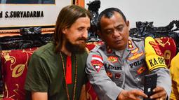 Pada hari ini Sabtu (21/9/2024), Kapten Phillip Mehrtens berhasil dijemput oleh Tim Gabungan TNI-Polri yang tergabung dalam Satgas Damai Cartenz 2024. (Foto: Handout/Cartenz Peace Task Force/AFP)
