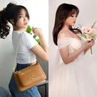 Lihat di sini beberapa potret gaya unik Fuji styling OOTDnya pakai baju putih.