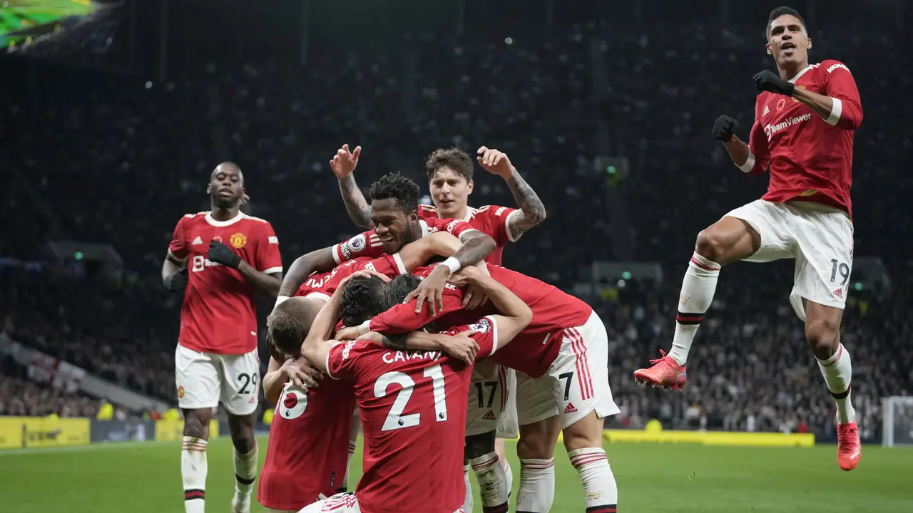Foto: Gol First Time Cristiano Ronaldo Selamatkan Ole dari Pemecatan, MU Pesta Gol di Markas Tottenham Hotspur