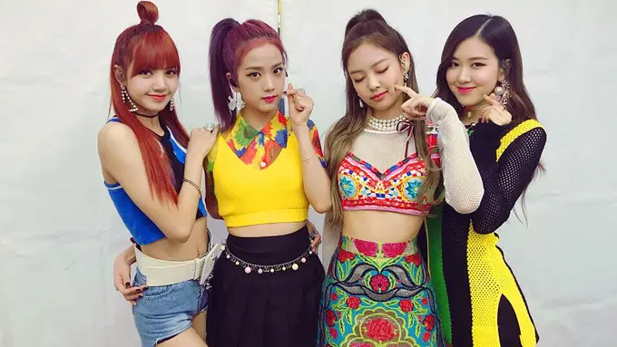 [Bintang] MV Boombayah BLACKPINK Tembus 300 Juta Penonton