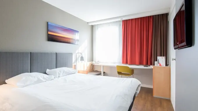 Ilustrasi kasur hotel