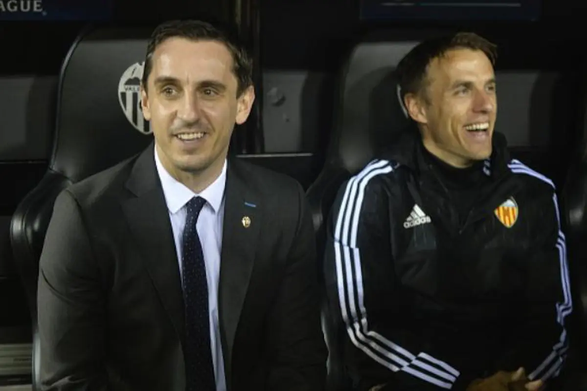 Gary Neville dan Phil Neville