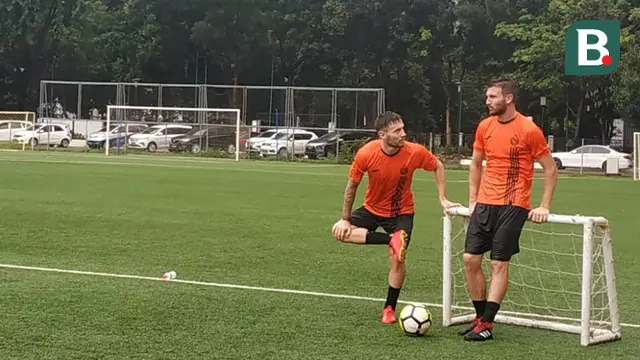 Marc Klok dan Marco Motta (Persija)
