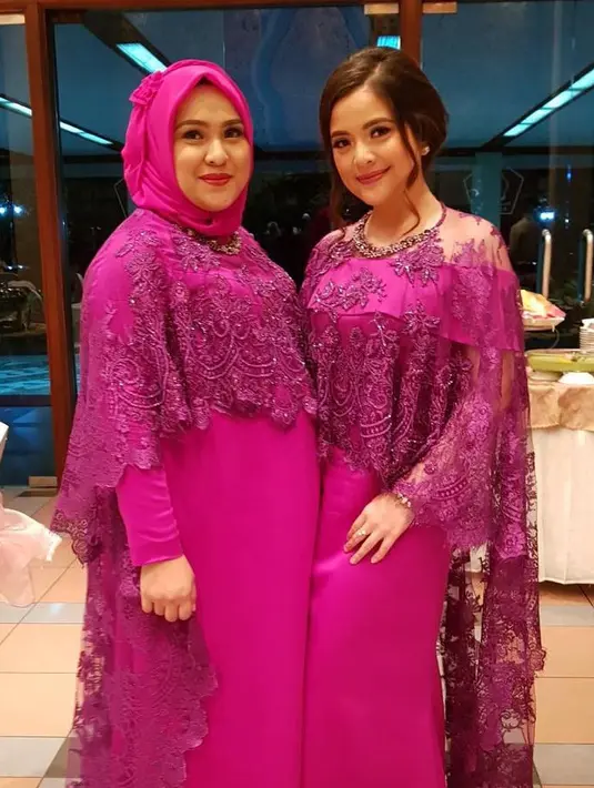 Saat ini penampilan Tasya Kamila terlihat dewasa. Saat mengenakan gaun, aura kecantikan seakan terpancar dari cewek kelahiran 22 November 1992 ini. (Foto: instagram.com/tasyakamila)