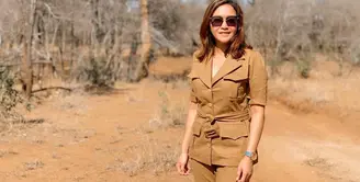 Maia Estianty, sejak awal memang sudah bergerak menggalang donasi untuk memberikan Alat Pelindung Diri (APD) kepada para tim medis. Tak sampai di situ, kini Maia terus berusaha menguatkan mereka yang tak henti berjuang di garda terdepan. (Instagram/maiaestiantyreal)