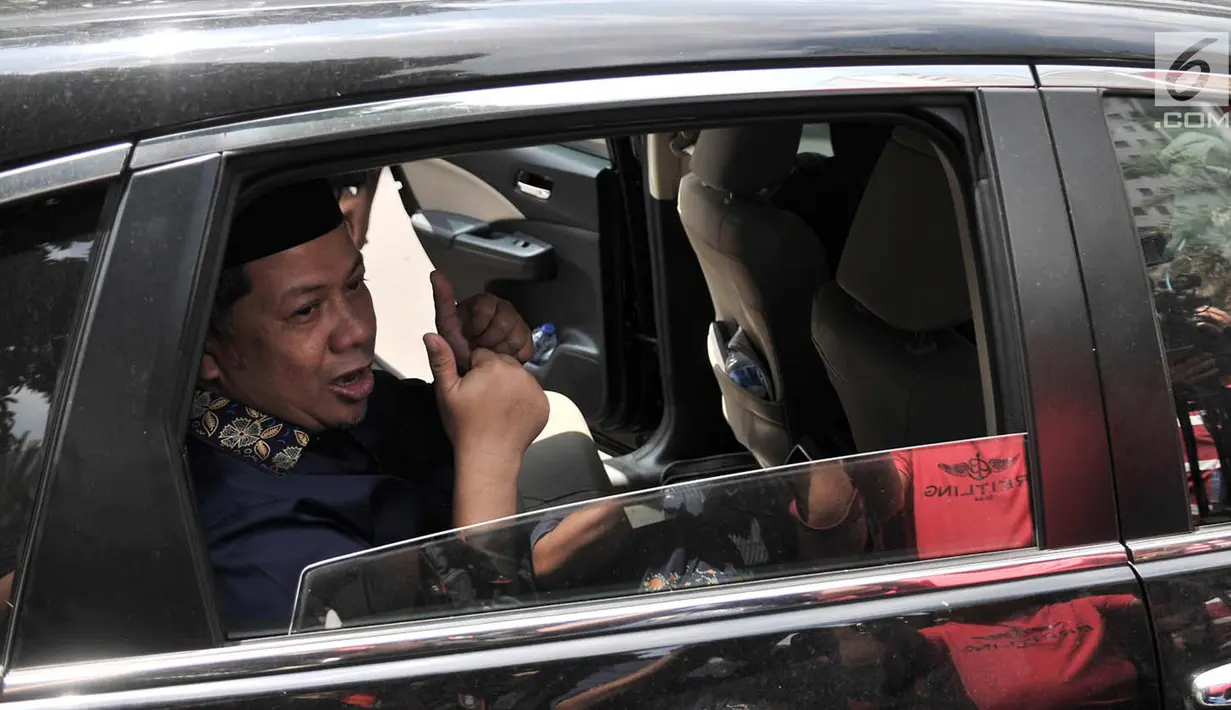 Wakil Ketua DPR RI Fahri Hamzah usai memenuhi panggilan di Mapolda Metro Jaya, Jakarta, Senin (19/3). Fahri mendatangi Mapolda Metro Jaya untuk memberi keterangan terkait pelaporannya terhadap Presiden PKS Sohibul Iman. (Merdeka.com/Iqbal S. Nugroho)