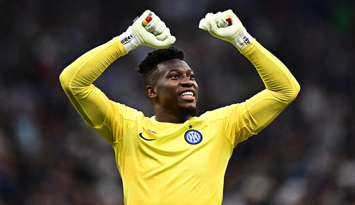 <p>Andre Onana yang baru saja didatangkan Manchester United dari Inter Milan pada bursa transfer pemain musim panas 2023/2024 tercatat menjadi kiper Afrika kelima yang berlaga di Premier League sejak era Premier League dimulai pada 1992/1993. Berikut 4 pendahulu Andre Onana sebagai kiper asal Afrika yang pernah berlaga di Premier League. (AFP/Gabriel Bouys)</p>