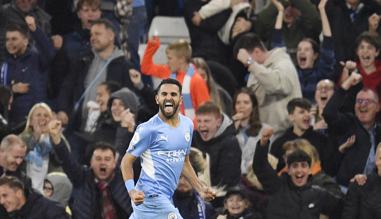 Manchester City masih terlalu tangguh bagi Brighton & Hove Albion. Riyad Mahrez dan kawan kawan sukses menaklukkan tamunya dengan tiga gol tanpa balas. (AFP/Oli Scarff)