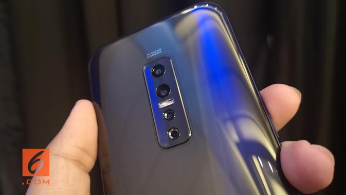 Tampak bodi belakang smartphone Vivo V17 Pro. (Liputan6.com/ Agustinus Mario Damar)