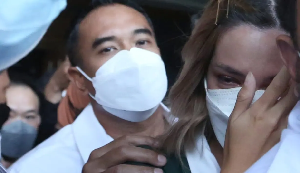 Nia Ramadhani dan Ardi Bakrie sidang Putusan (Budy Santoso/@Kapanlagi.com)