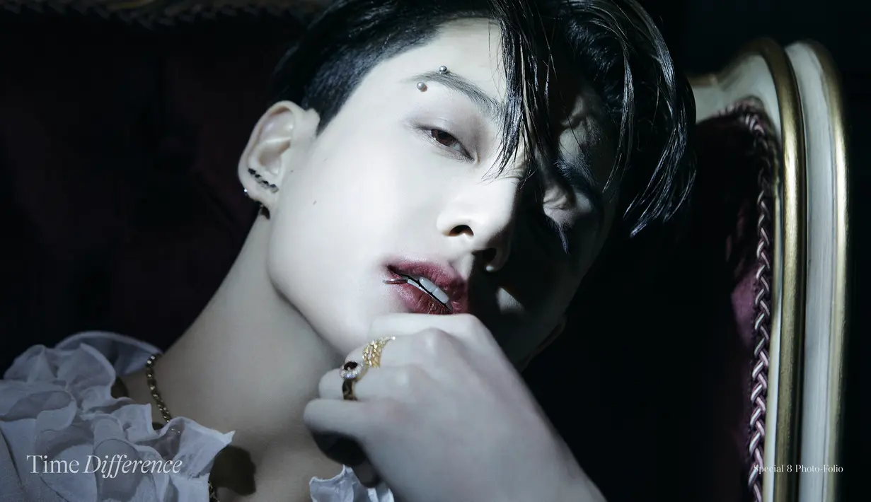 Jungkook BTS dalam photo folio Me, Myself, and Jung Kook - Time Difference. (Foto: Twitter/ bts_bighit)