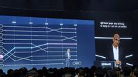 CEO Microsoft Satya Nadella saat berbicara di atas panggung dalam event Microsoft Build di Jakarta, Selasa (30/4/2024). Liputan6.com/Agustinus Mario Damar