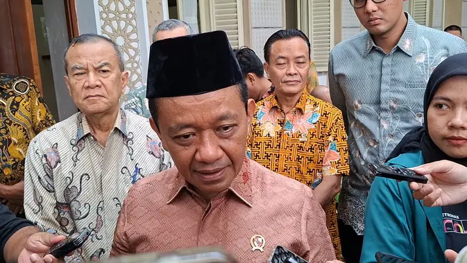 Bahlil Mau Bahas Rencana Pembatasan BBM Subsidi Pakai Desil