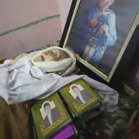 Laila Sari, seniman Indonesia yang lahir pada tahun 1935 ini sudah tiada. Di usia 82 tahun, Laila harus mengakhiri hidupnya. Ia meninggalkan sejumlah kenangan di industri hiburan tanah air. Selamat jalan, Mak Laila Sari. (Bambang E.Ros/Bintang.com)