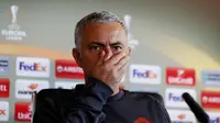 Berita tentang rencana Jose Mourinho untuk menyiapkan Manchester United sebagai tim berkarakter kuat menempati tangga berita terpopuler di kanal Bola Liputan6.com.(REUTERS/ Jason Cairnduff)