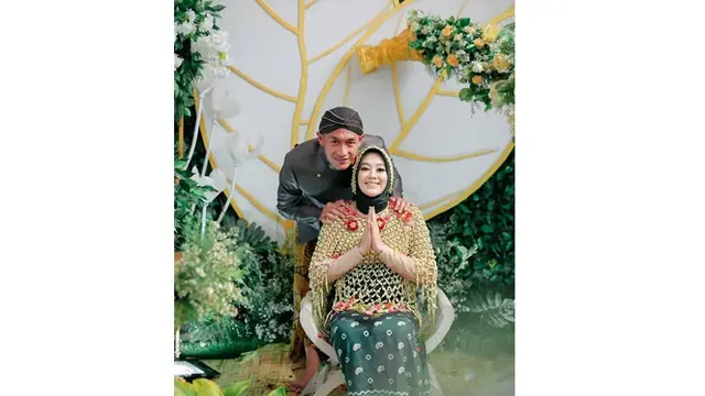 5 Momen Siraman 7 Bulan Kehamilan Istri Hansamu Yama, Penuh Khidmat