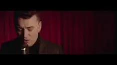 Sam Smith seperti ingin merayakan kemenangannya di Oscar tanpa komentar miring dari netizen.