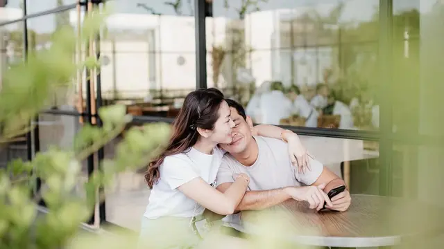 Potret Kemesraan Surya Insomnia dan Tyara Renata, Selalu Bucin Satu Sama Lain hingga Jadi Pasangan Idaman Sejuta Umat