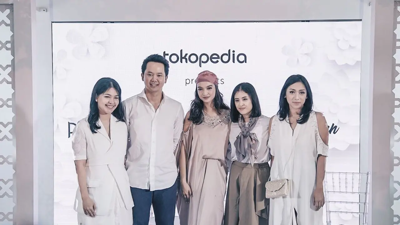 [Bintang] Fashionable Ramadan 2018, Raline Shah Berkolaborasi dengan Brand Lokal dan E-Commerce Ini